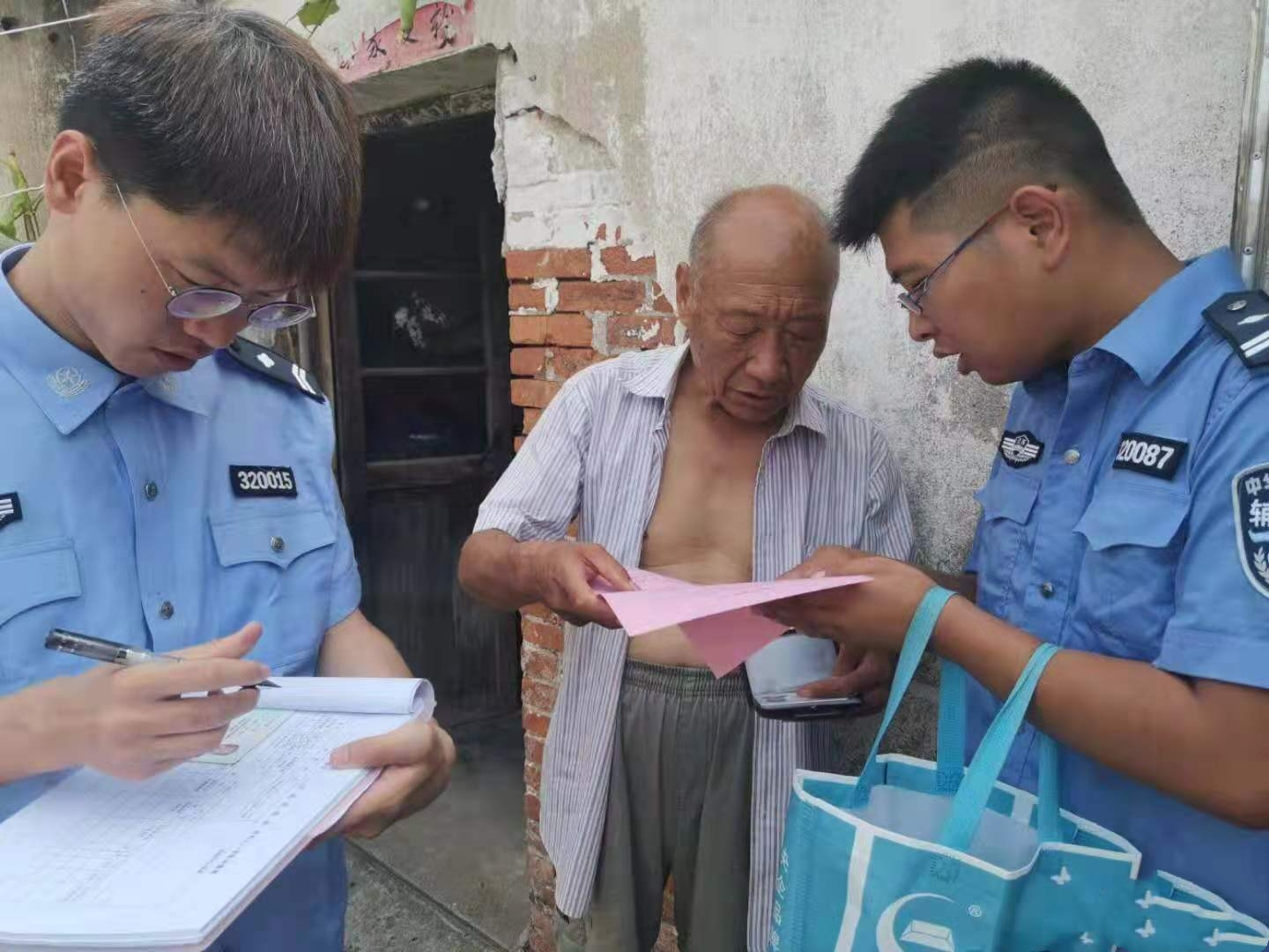 151549g1s6su6citba6ncn_副本.jpg
