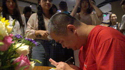 5580f6748d8a42bda47b0d471cee38a4.gif