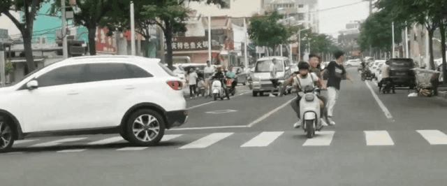 172235y5cieellfoi8i1si.gif