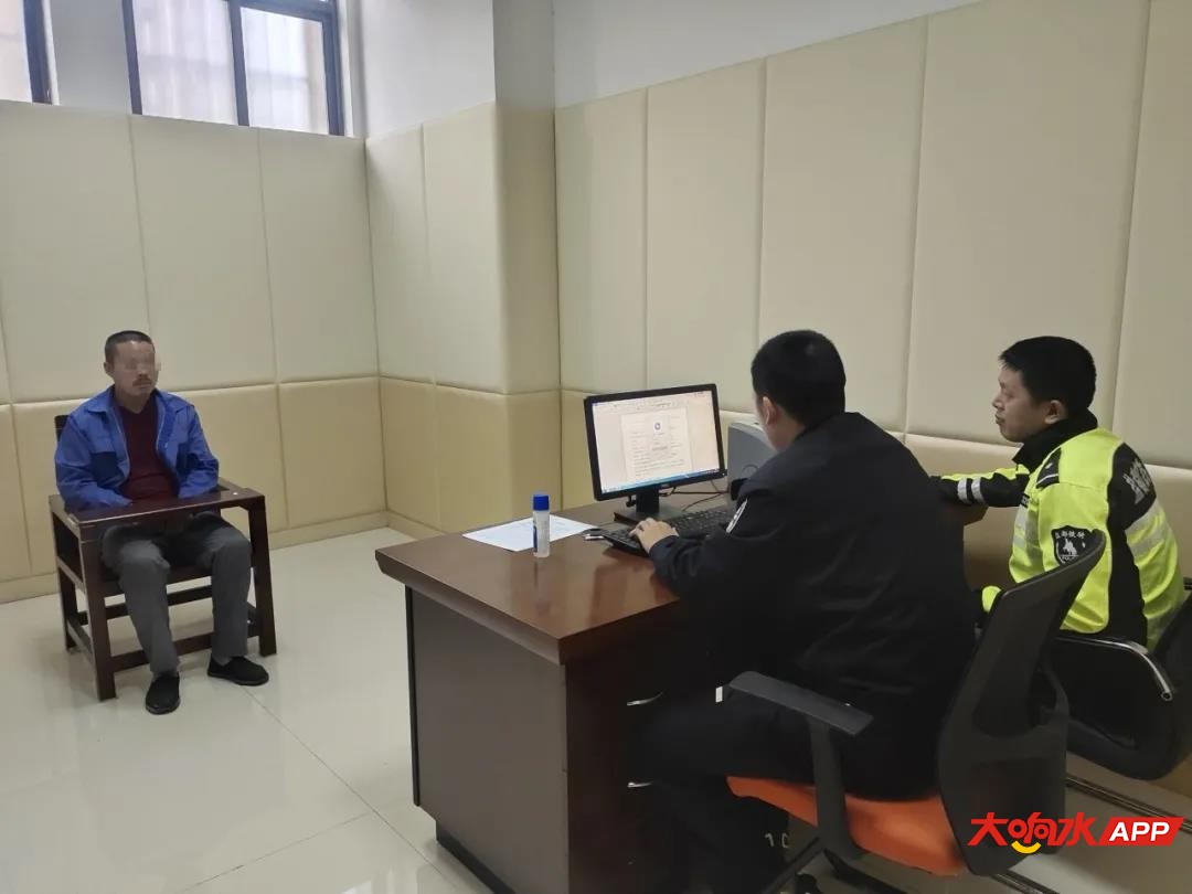 144254r6eh1dochicbiphp.jpg
