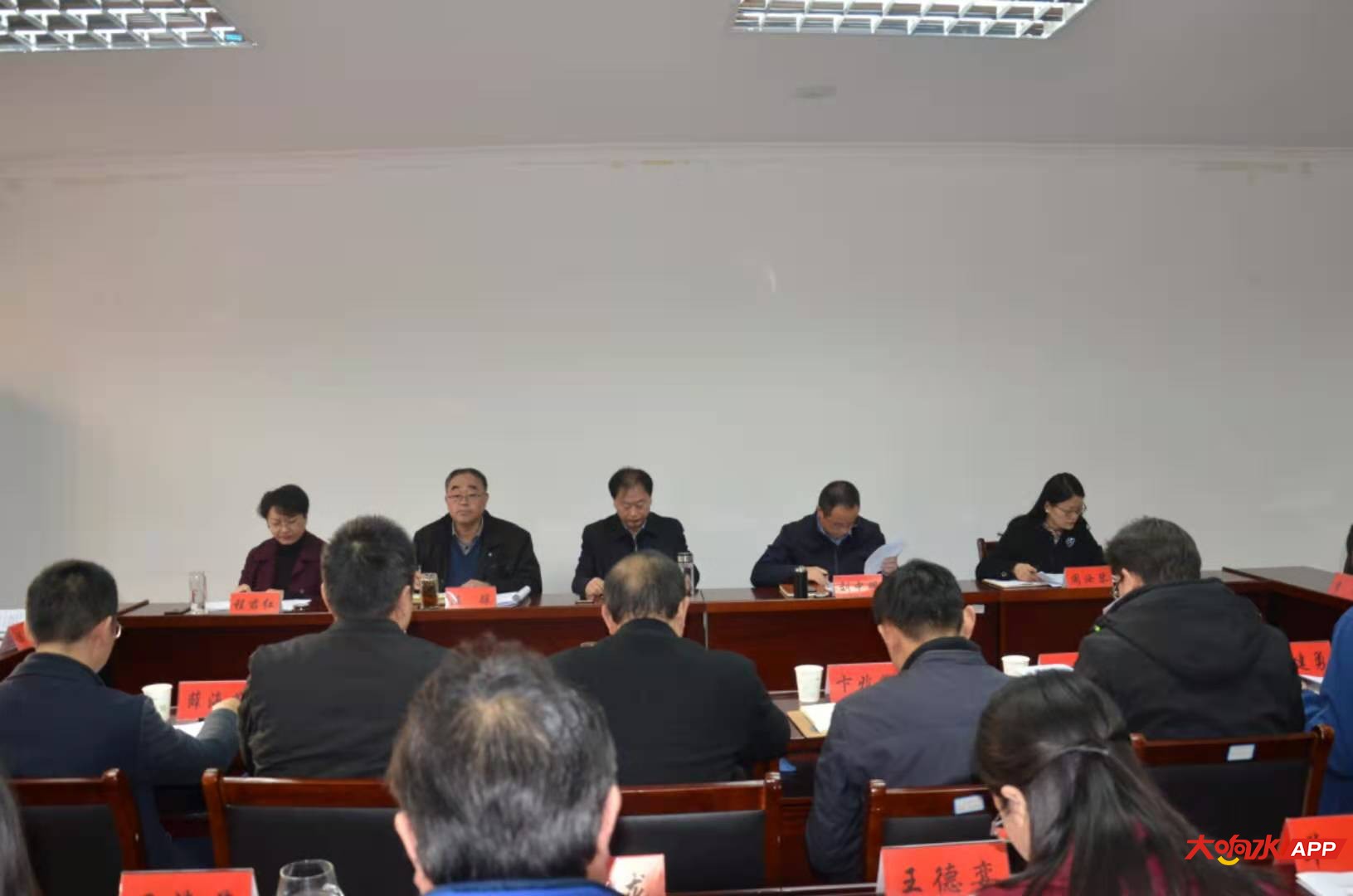 6-201201201911M0.jpg