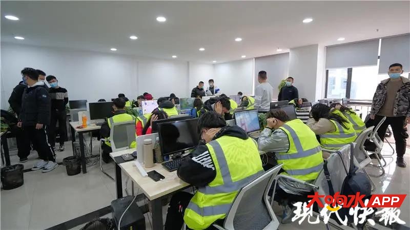 153241crqkyy4f1zt2zhc1.jpg