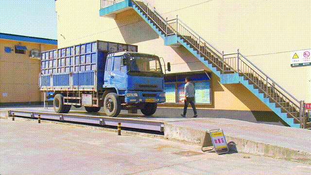 94811c53f98b4aa3c90e6b5c746d5367.gif