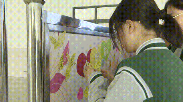 200a8adfc34da0848abf40a25b4db710.gif