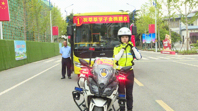 9cbba13b17ffd4539f039ce2bca3c8fc.gif