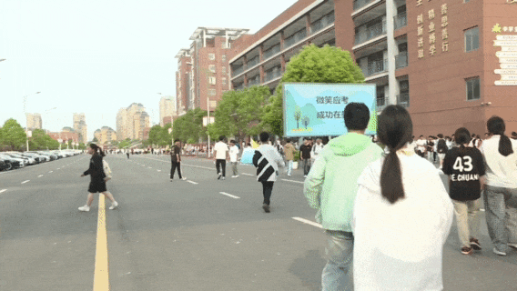 e3c7a5e9629b62554d7fca3fbf03327c.gif