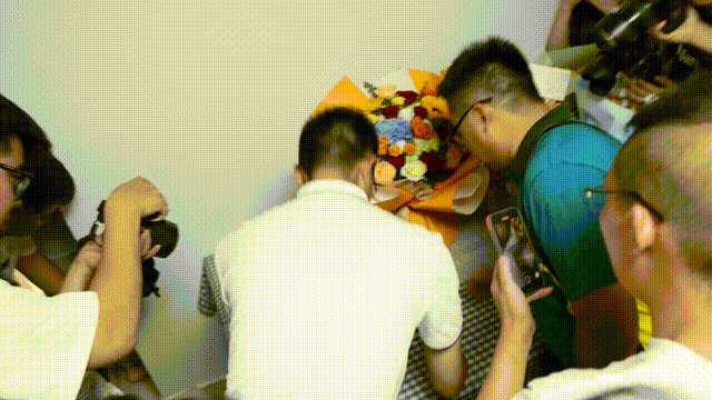 8dcb0a04b8034d39f419e189a590e33c.gif